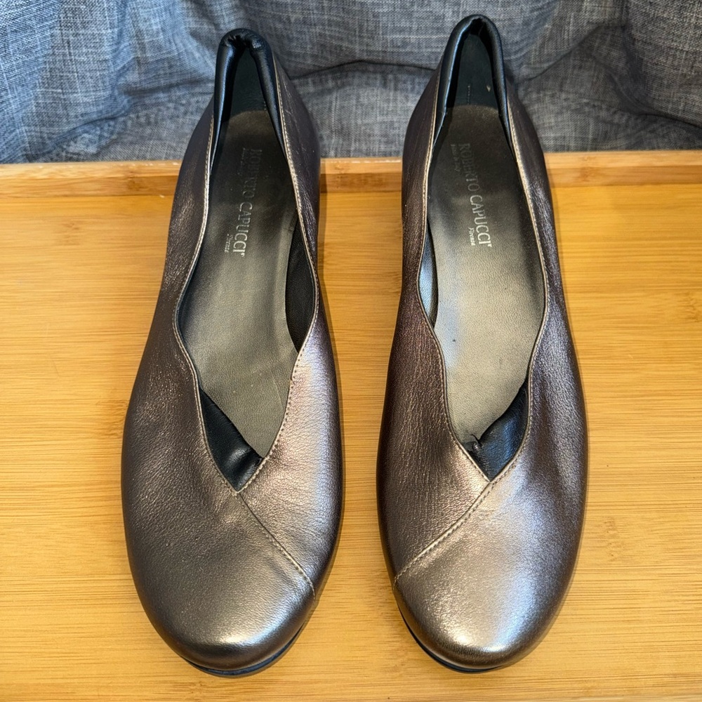 Roberto Capucci Women's Metallic Bronze Shoes, Size 11
